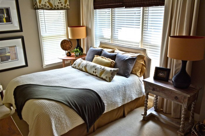 How to arrange & decorate a small bedroom