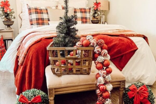 How to decorate a bedroom christmas