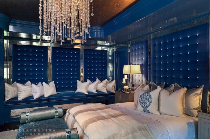 How to decorate a bedroom old hollywood style