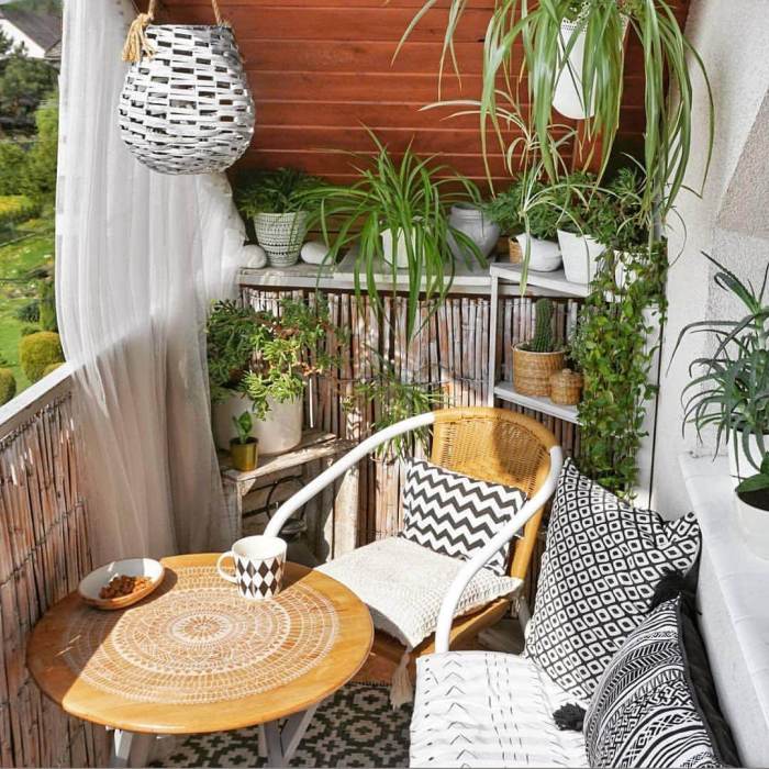 How to decorate a small apartment patio