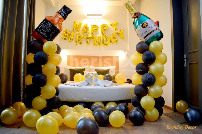 How to decorate room with balloons for birthday