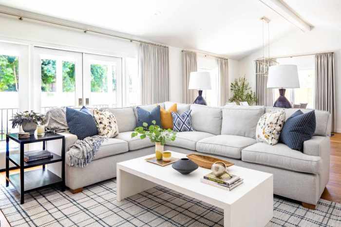 How to decorate living room sectionals