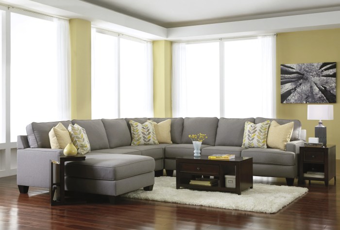 How to decorate living room sectionals